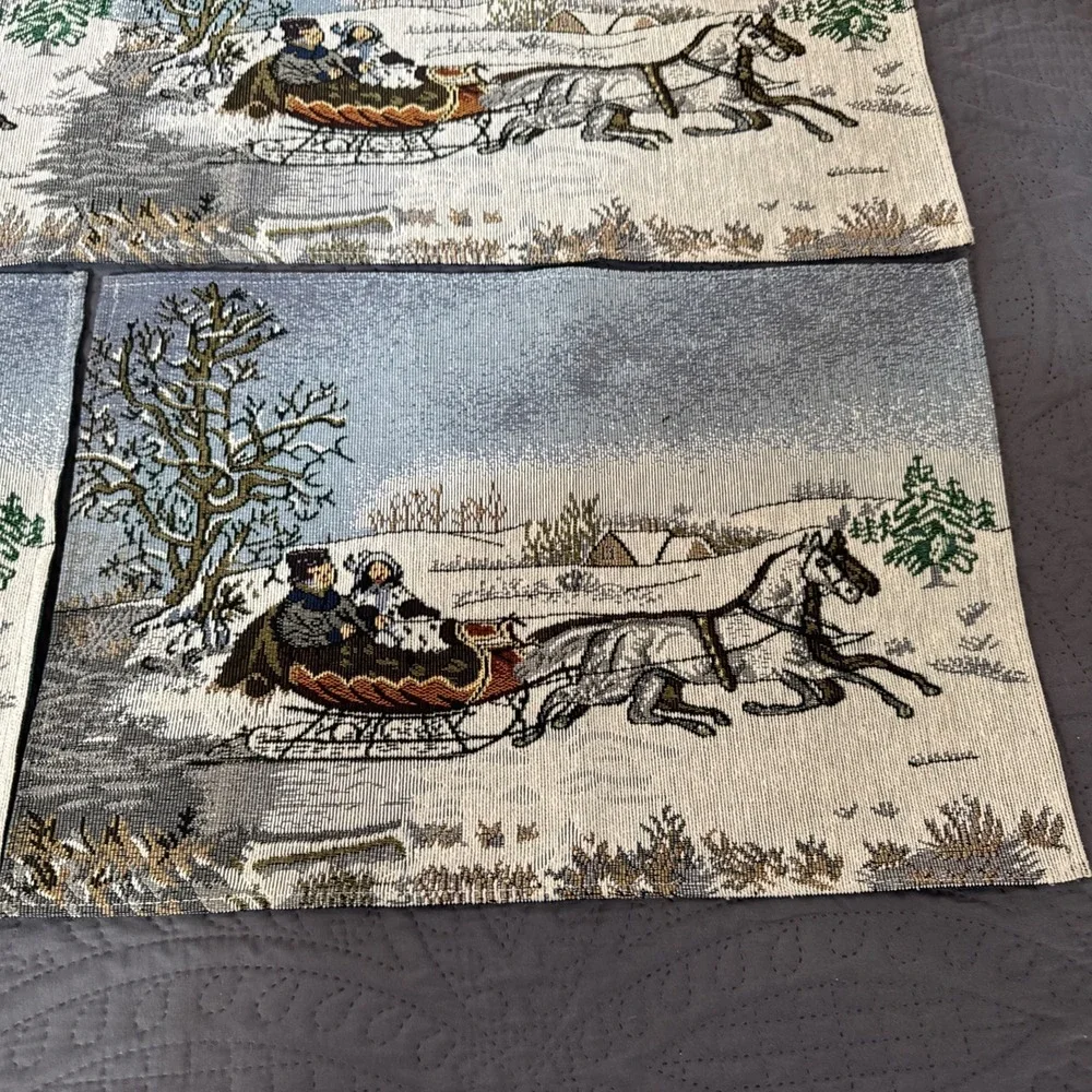 Tapestry Victorian-inspired Winter Sleigh Ride 2‎ Placemats + Runner Snow Scene